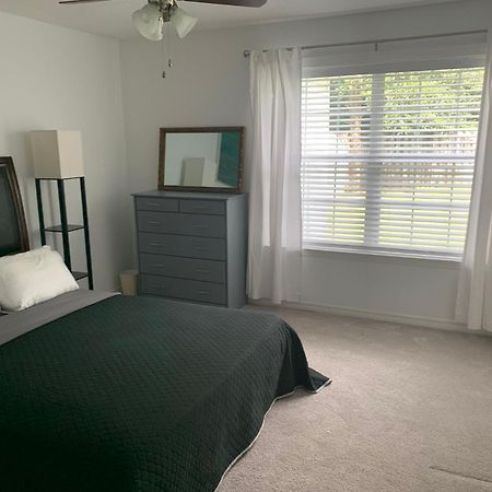 Charming 2 Bdr 1 Bath Home Fenced Byard N Pensacola Pet Friendly Close To Bases Eksteriør billede